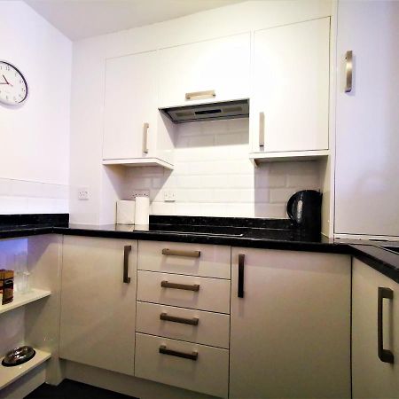 Apartmán Marina Living With Parking, Balcony, Quiet And Secure Hove Exteriér fotografie