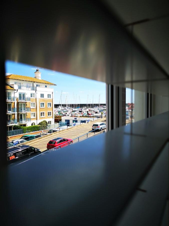 Apartmán Marina Living With Parking, Balcony, Quiet And Secure Hove Exteriér fotografie