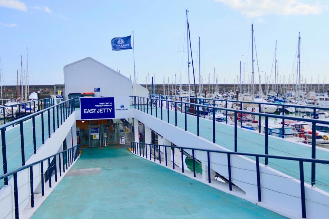Apartmán Marina Living With Parking, Balcony, Quiet And Secure Hove Exteriér fotografie